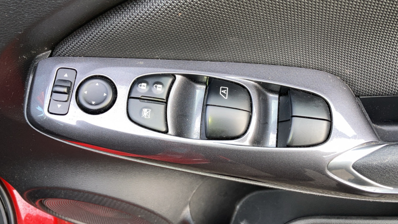 Nissan Juke 1.0 DiG-T 114 Visia 5dr Petrol Hatchback